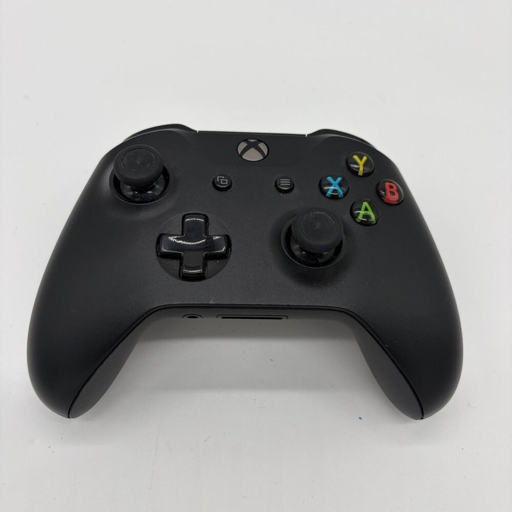 Xbox One Wireless Bluetooth Controller Model 1708 - Black (tested)